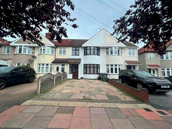 3 Bedroom Terraced House To Rent In Lamorbey Close, Sidcup, DA15