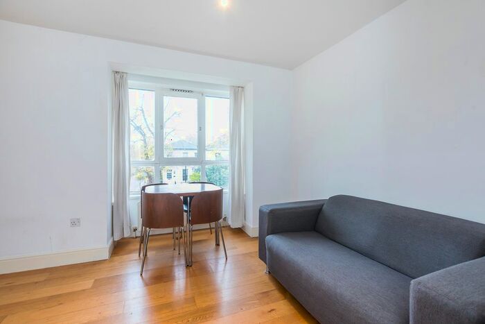 Studio To Rent In Amber Court, Bride Street, London, N7