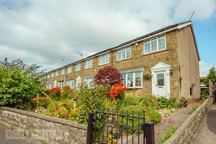 3 Bedroom End Terrace House For Sale In Bradshaw Lane, Halifax, West Yorkshire, HX2