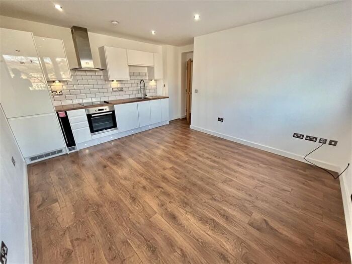 2 Bedroom Flat To Rent In Carlton Square, Carlton, Nottingham, NG4