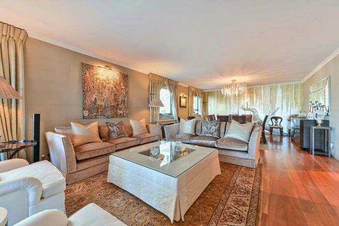 5 Bedroom Penthouse To Rent In Waterside Point, Anhalt Road, Battersea Park, London, SW11