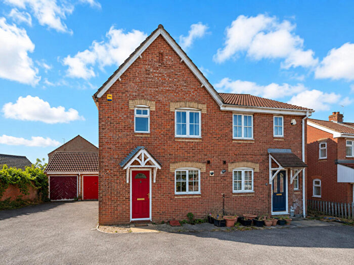 3 Bedroom Semi Detached House To Rent In Gill Avenue, Bristol, BS16