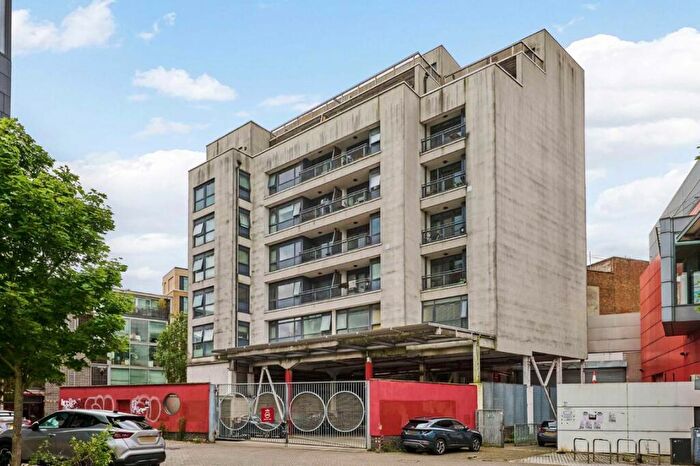 2 Bedroom Flat To Rent In Salway Place, Stratford, E15