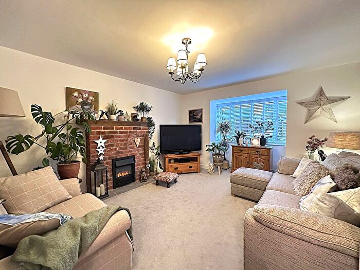 4 Bedroom Detached House For Sale In Wagoners Way, East Ayton, YO13