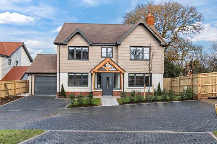 4 Bedroom Detached House For Sale In Meadow View, Coolhurst Close, RH13