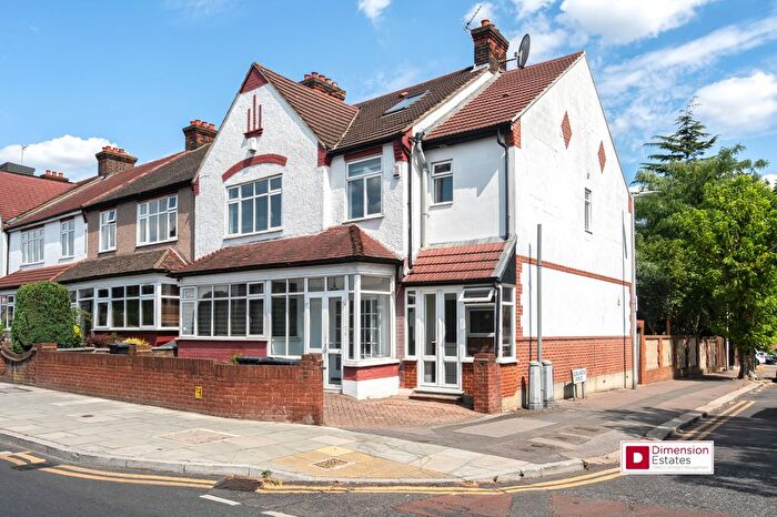 5 Bedroom Terraced House To Rent In High Road, South Woodford, London, E18