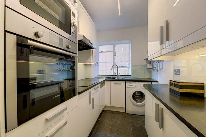 2 Bedroom Flat To Rent In Piccadilly, Mayfair, London, W1J