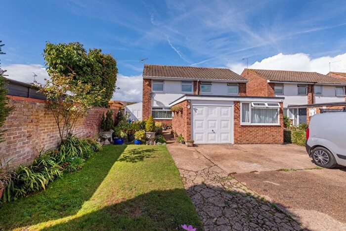 3 Bedroom Semi-Detached House For Sale In Cadwell Drive, Maidenhead, SL6