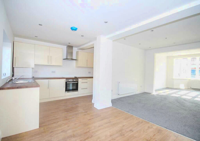 4 Bedroom Terraced House To Rent In Gorseway, Romford, RM7