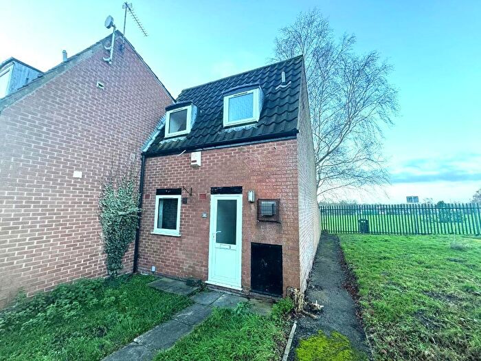2 Bedroom End Of Terrace House To Rent In Rushmere Walk, Arnold, Nottingham, NG5