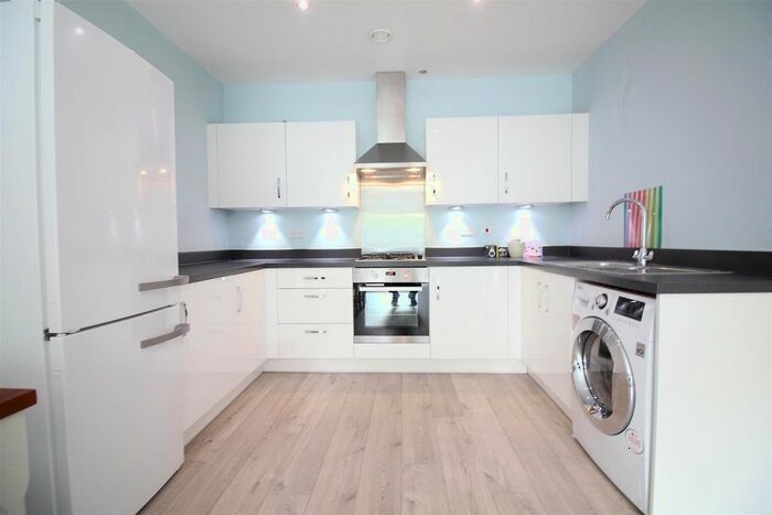1 Bedroom Flat To Rent In Fowler Way, Uxbridge, UB10