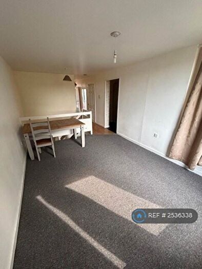 3 Bedroom Flat To Rent In Neville Court, Washington, NE37