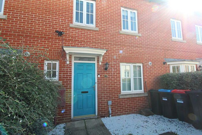 4 Bedroom Town House To Rent In Whittington Chase, Kingsmead, MK4