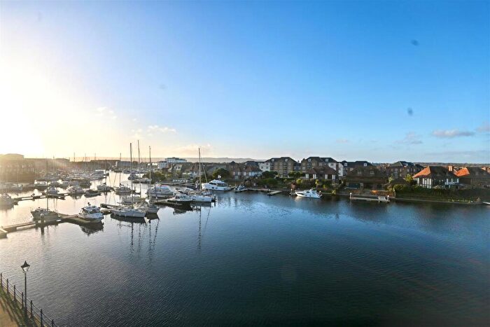 2 Bedroom Flat For Sale In Golden Gate Way, Eastbourne, BN23