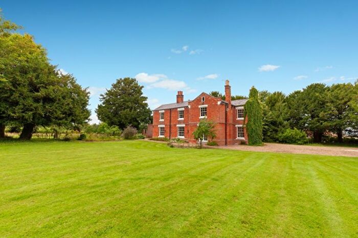 4 Bedroom Detached House To Rent In Vicarage Road, Steventon, OX13