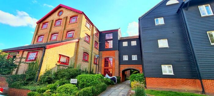 1 Bedroom Flat To Rent In Coggeshall Road, Kelvedon, Colchester, CO5