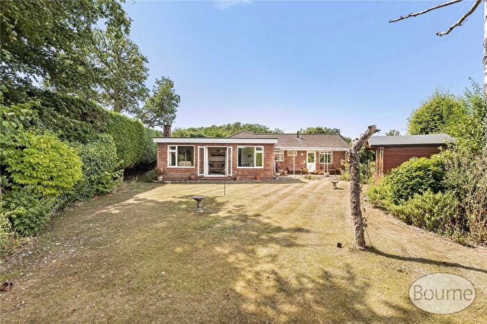 3 Bedroom Bungalow For Sale In Clinton Close, Knaphill, Woking, Surrey, GU21