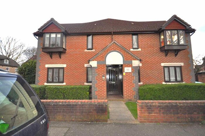 Studio To Rent In Swan Drive, London, NW9