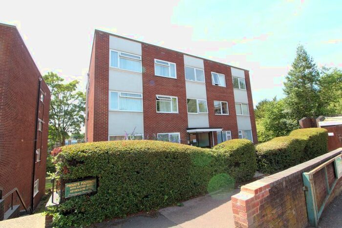 3 Bedroom Flat To Rent In The Shires, Old Bedford Road, Luton, LU2