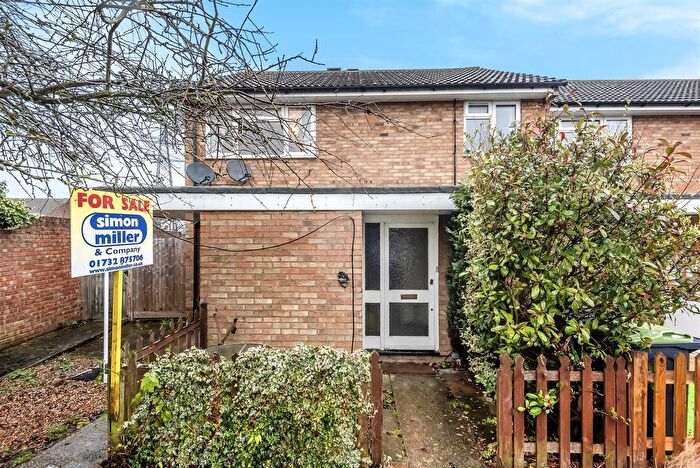 2 Bedroom Maisonette To Rent In Chesterton Road, Larkfield, ME20