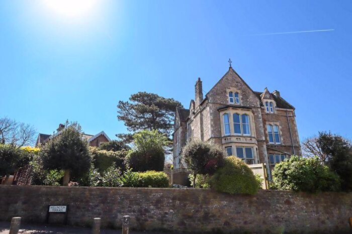 2 Bedroom Flat For Sale In Cambridge Road, Clevedon, BS21