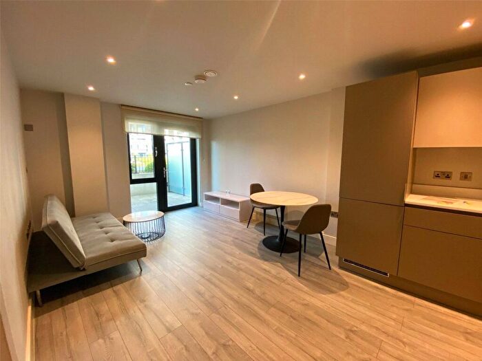 1 Bedroom Apartment For Sale In St Martin's Place, Broad Street, Birmingham, B15