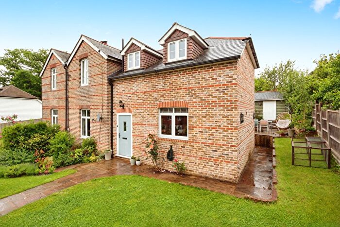 4 Bedroom Semi-Detached House For Sale In Church Lane, Etchingham, East Sussex, TN19
