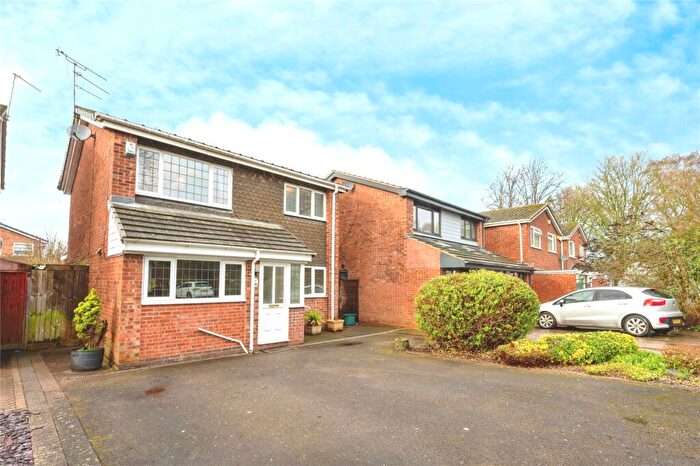 3 Bedroom Detached House For Sale In Huddisdon Close, Warwick, Warwickshire, CV34