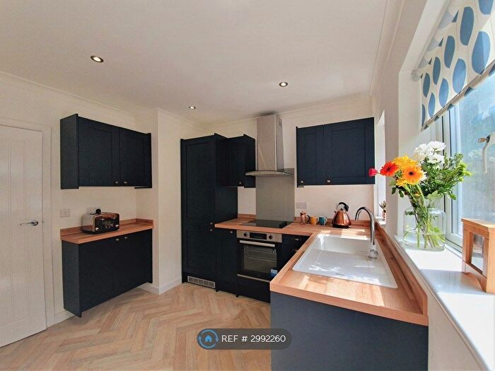 3 Bedroom Terraced House To Rent In Leybourne Drive, Nottingham, NG5