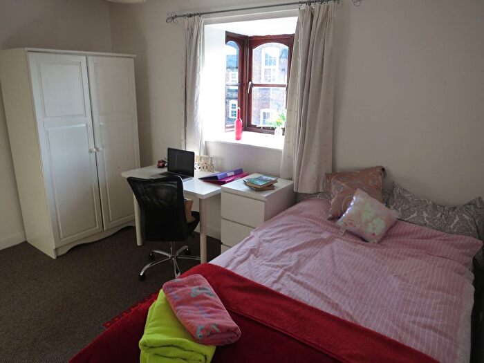 4 Bedroom Semi-detached House To Rent In Avon Gardens, Nottingham, NG2