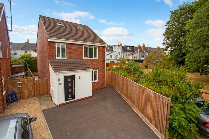 3 Bedroom Detached House To Rent In Westdown Gardens Cheltenham, GL52