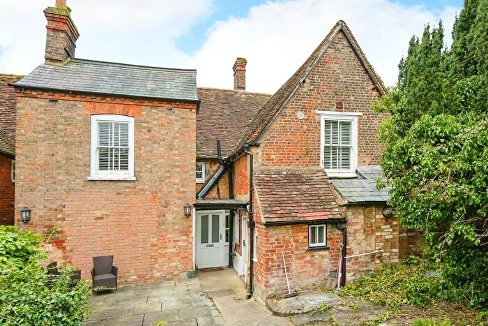 2 Bedroom Flat To Rent In High Street, Winslow, Buckingham, MK18