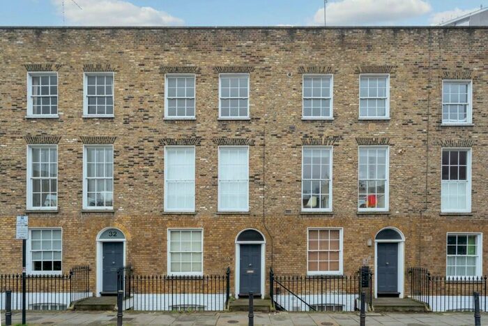 3 Bedroom Duplex To Rent In Myddelton Street, London, EC1R