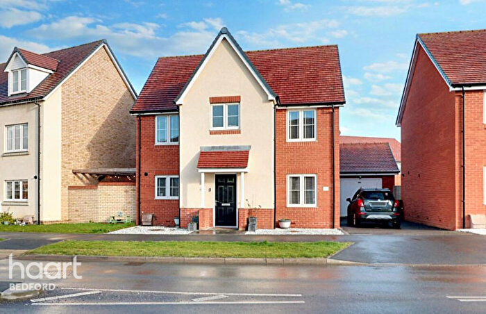 4 Bedroom Detached House For Sale In Meadow Road, Bedford, MK45