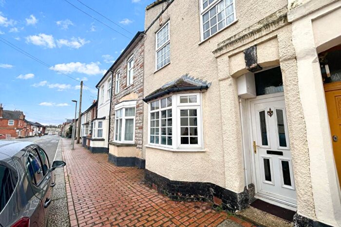 2 Bedroom Terraced House For Sale In Gordon Road, Aldershot, Hampshire, GU11