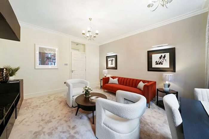 3 Bedroom Flat To Rent In Clarence Gate Gardens Glentworth Street, Marylebone, NW1