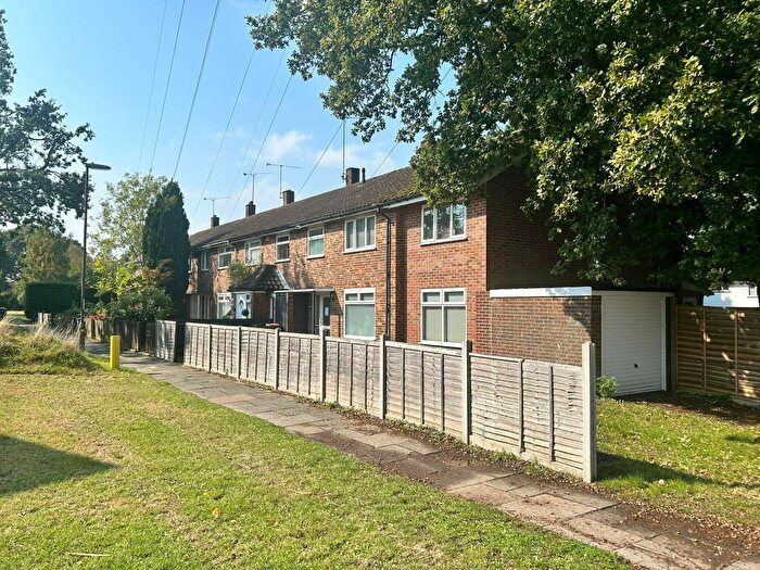 6 Bedroom House To Rent In Langley Green, RH11