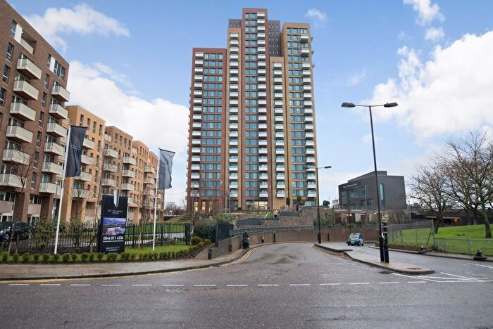 1 Bedroom Flat To Rent In Jefferson Plaza, Bromley-By-Bow, London, E3