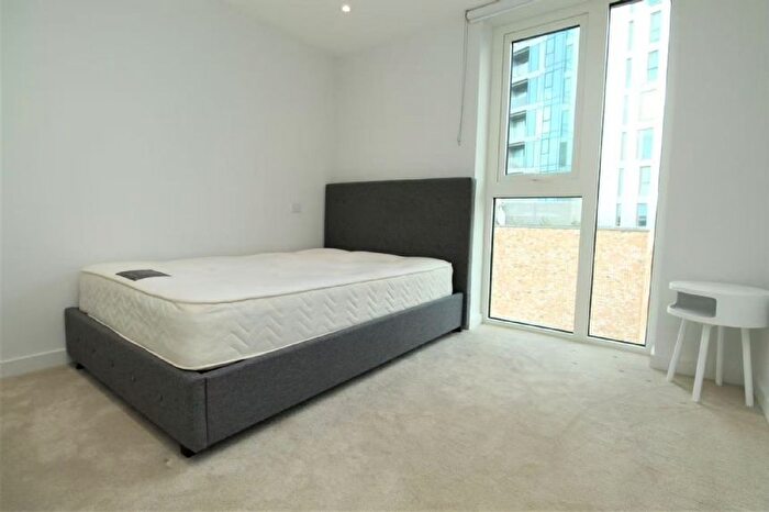 3 Bedroom Flat For Sale In Sandpiper Building, , Newnton Close, London, N4