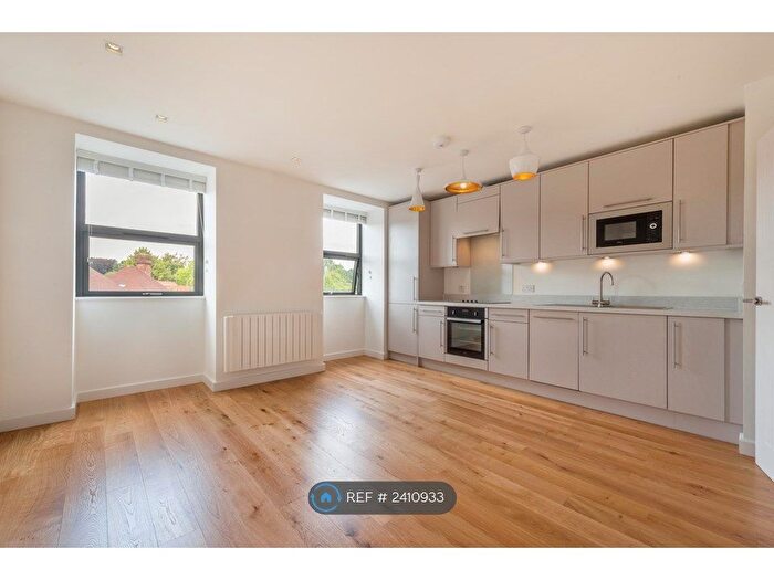 1 Bedroom Flat To Rent In West House, Haslemere, GU27