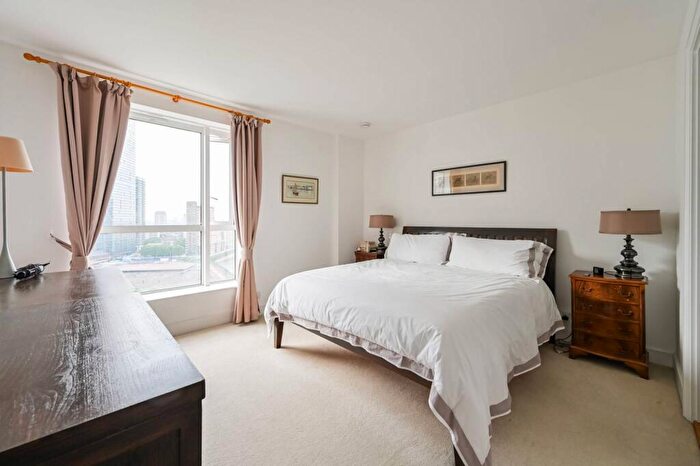 2 Bedroom Flat To Rent In Berkeley Tower, Westferry Circus, Canary Wharf, London, E14