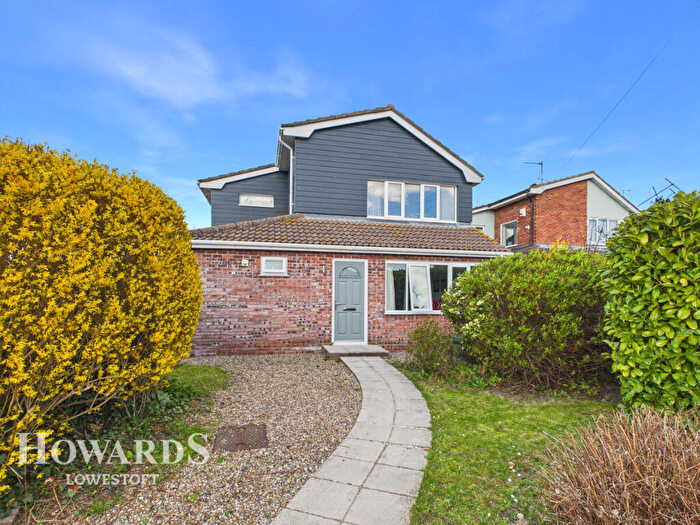 4 Bedroom Detached House For Sale In Orchard Close, Blundeston, NR32