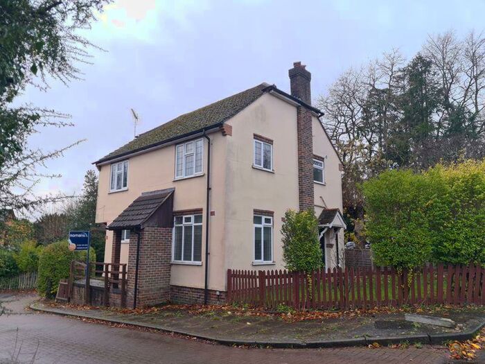 1 Bedroom Flat To Rent In Clockhouse Road, Farnborough, GU14