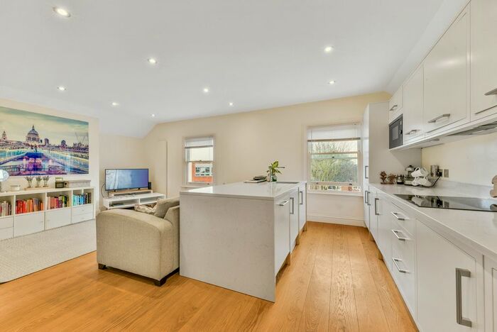 2 Bedroom Flat To Rent In Ridgway, London, SW19