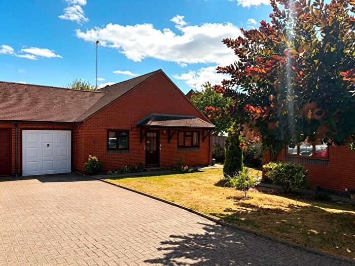 2 Bedroom Bungalow For Sale In Woodward Court, Snitterfield, Stratford-upon-Avon, Warwickshire, CV37