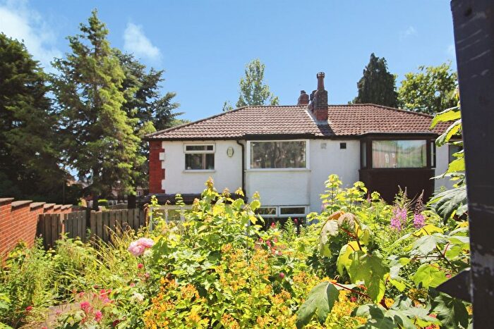 5 Bedroom Semi-Detached House For Sale In Springbank Crescent, Leeds, LS6