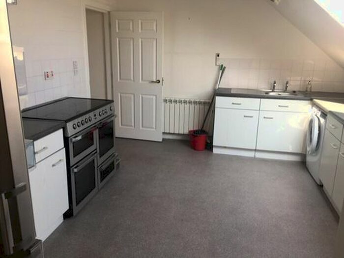 3 Bedroom Flat To Rent In Commercial Street, Dundee DD1