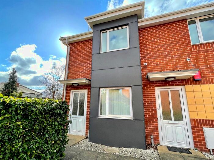 2 Bedroom Flat To Rent In Crankhall Lane, West Bromwich, B71