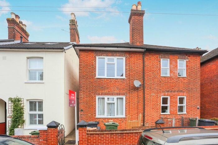 4 Bedroom Semi-Detached House To Rent In Dapdune Road, Town Centre, Guildford, GU1