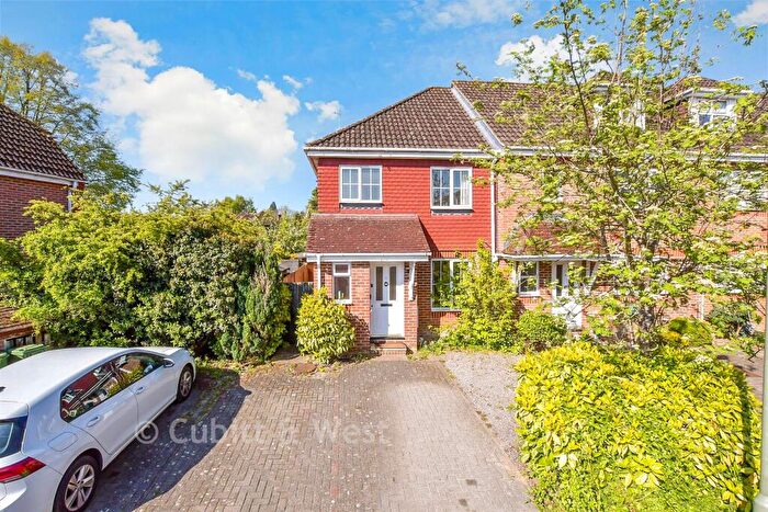 3 Bedroom End Of Terrace House For Sale In Spruce Close, Redhill, Surrey, RH1